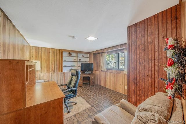 289 W 17th Street, Deer Park, NY 11729