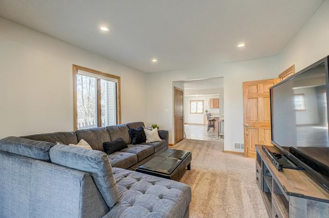 908 10th Street, Hudson, WI 54016