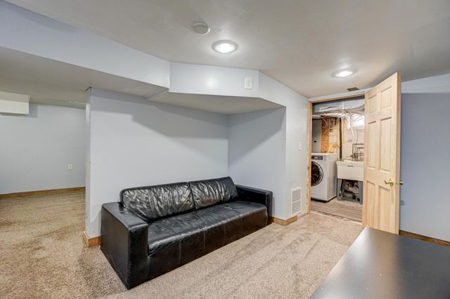 908 10th Street, Hudson, WI 54016