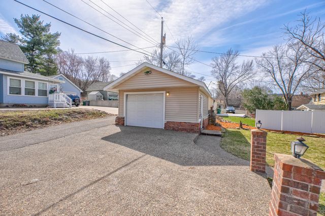 908 10th Street, Hudson, WI 54016