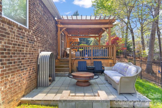 7921 Rolling Creek Court, Charlotte, NC 28270