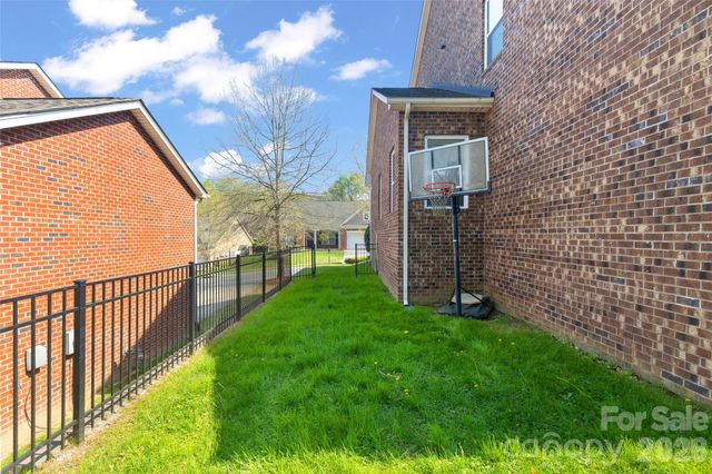 7921 Rolling Creek Court, Charlotte, NC 28270