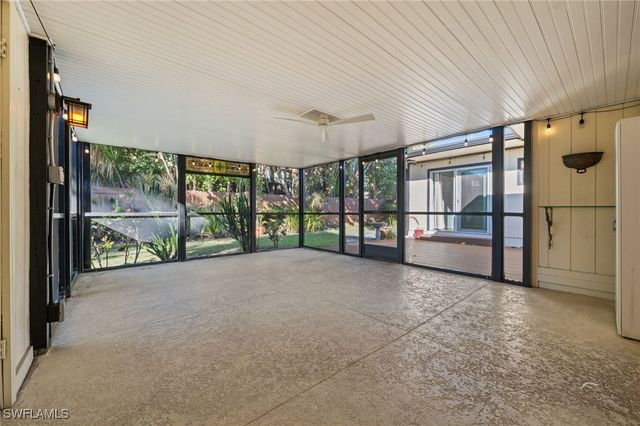 715 10th ST N, Naples, FL 34102