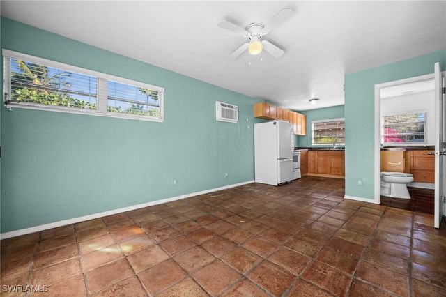 715 10th ST N, Naples, FL 34102