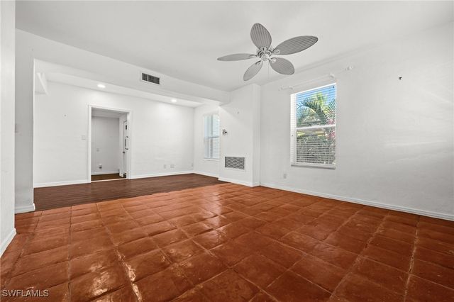 715 10th ST N, Naples, FL 34102