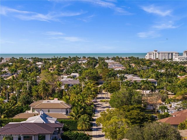 715 10th ST N, Naples, FL 34102