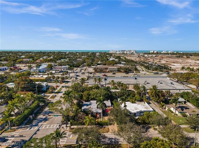 715 10th ST N, Naples, FL 34102