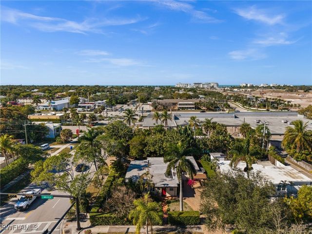 715 10th ST N, Naples, FL 34102