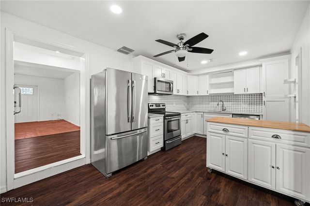 715 10th ST N, Naples, FL 34102