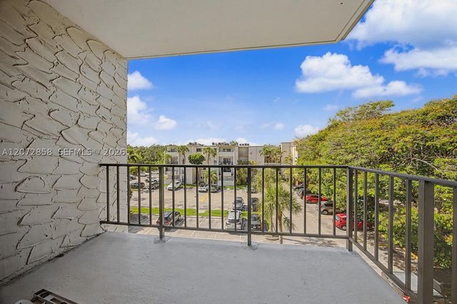 6900 N Kendall Dr A409, Pinecrest, FL 33156