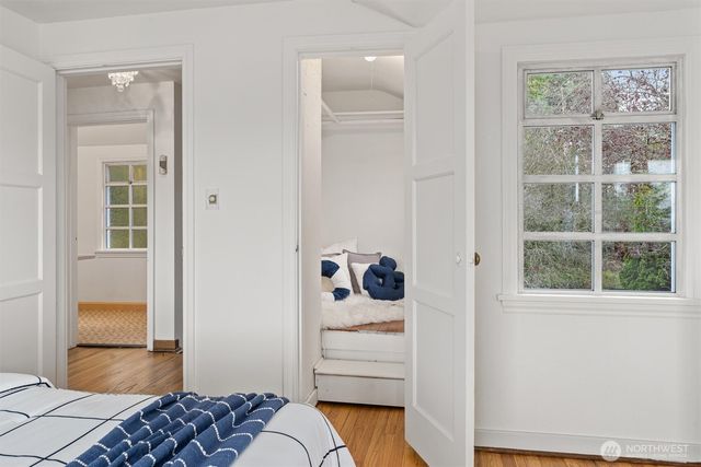 1820 W Magnolia Way W, Seattle, WA 98199