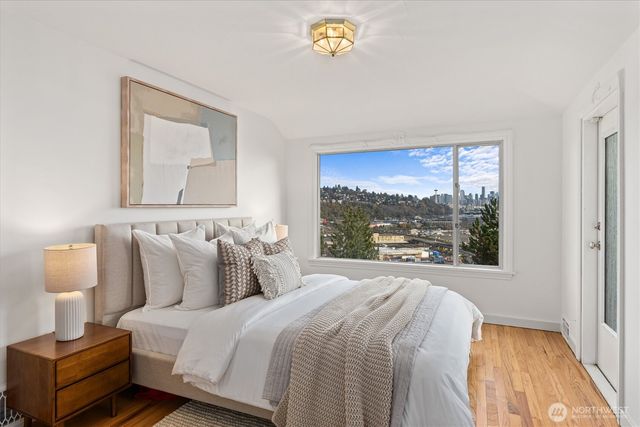 1820 W Magnolia Way W, Seattle, WA 98199