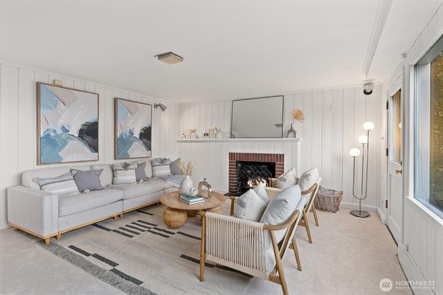 1820 W Magnolia Way W, Seattle, WA 98199