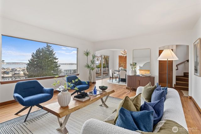 1820 W Magnolia Way W, Seattle, WA 98199