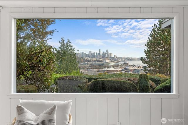 1820 W Magnolia Way W, Seattle, WA 98199