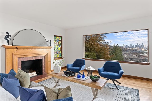 1820 W Magnolia Way W, Seattle, WA 98199