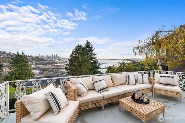 1820 W Magnolia Way W, Seattle, WA 98199