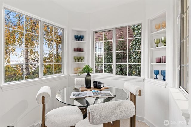 1820 W Magnolia Way W, Seattle, WA 98199