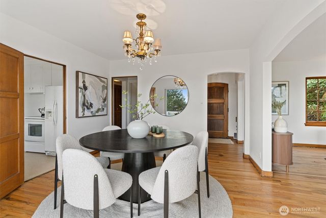 1820 W Magnolia Way W, Seattle, WA 98199