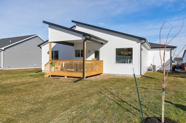 610 NW Georgetown Drive, Waukee, IA 50263