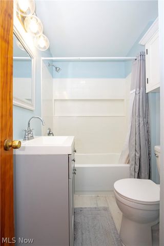 255 Wolf Avenue, Wadsworth, OH 44281