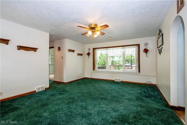 255 Wolf Avenue, Wadsworth, OH 44281