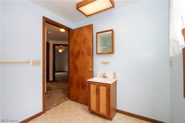 255 Wolf Avenue, Wadsworth, OH 44281