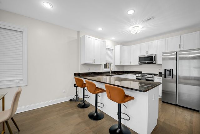 31 E 26th Street 4, Chicago, IL 60616