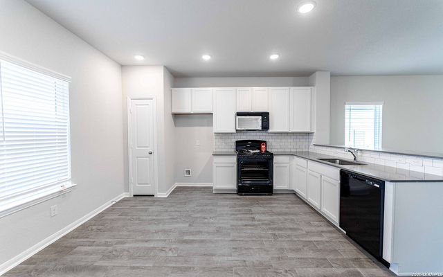 16311 Ginger Crossing, Elmendorf, TX 78112