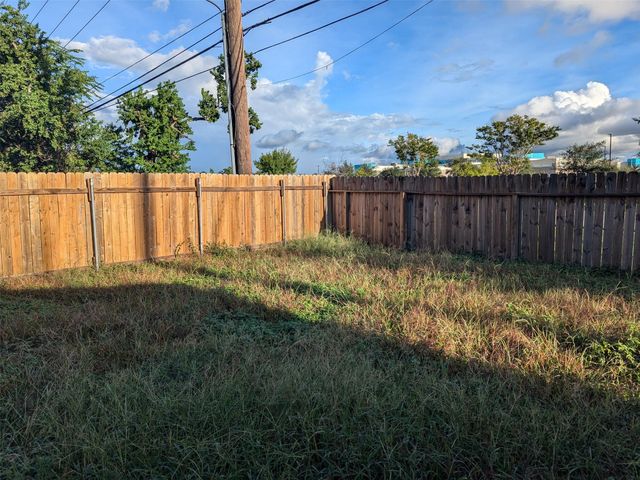 2402 Raintree Village Drive, Katy, TX 77449