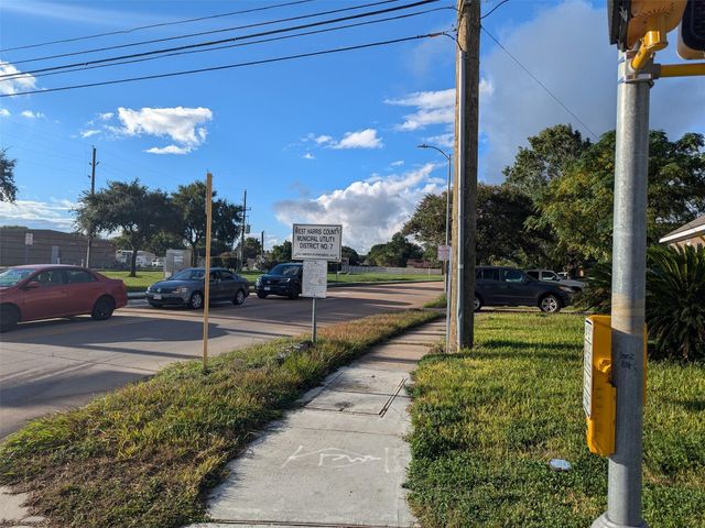 2402 Raintree Village Drive, Katy, TX 77449