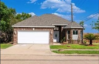2402 Raintree Village Drive, Katy, TX 77449