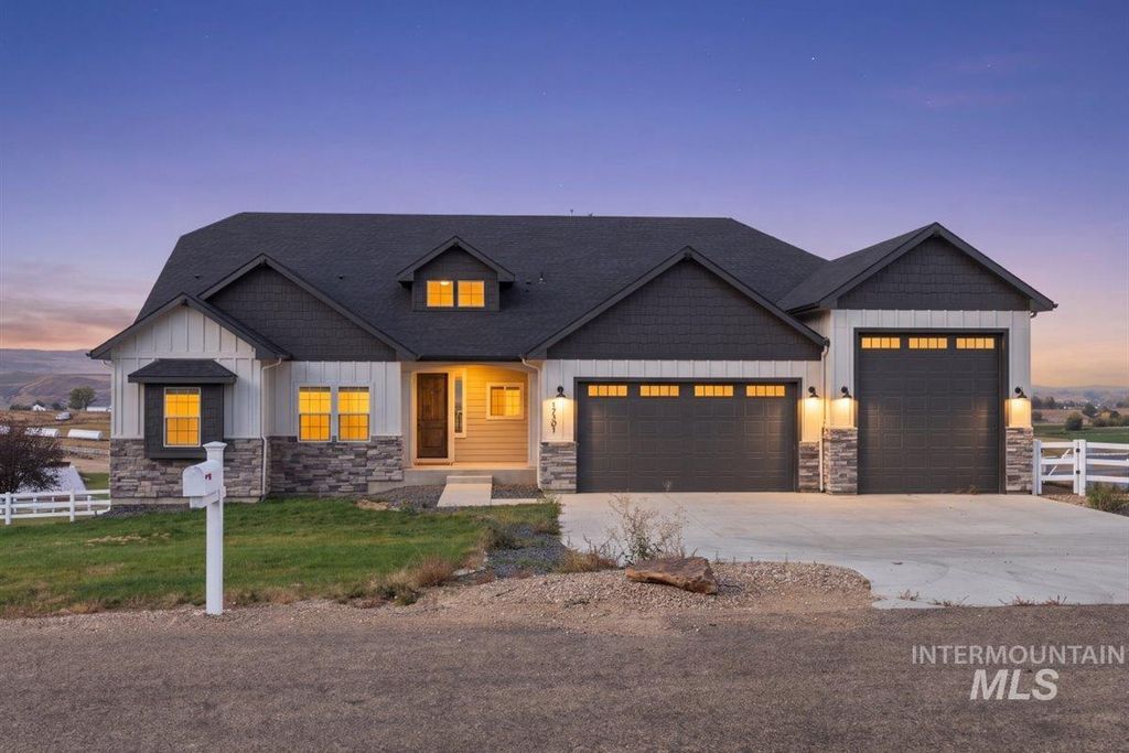 17301 Maple River Court, Caldwell, ID 83607 photo 2