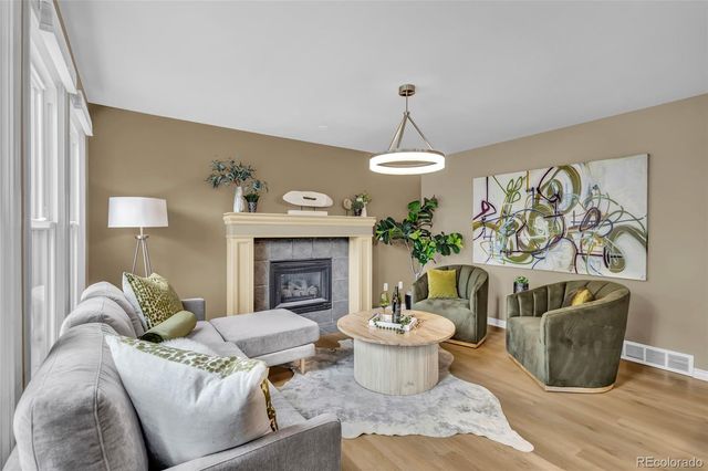 493 E 16th Avenue, Longmont, CO 80504
