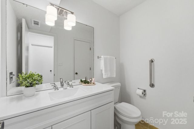 1101 Smoke House Drive, Charlotte, NC 28270