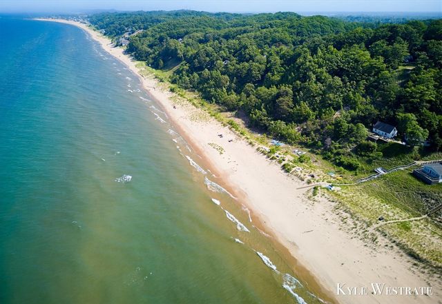 18075 Sunset Drive, Grand Haven, MI 49417