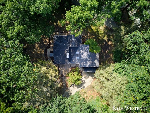 18075 Sunset Drive, Grand Haven, MI 49417