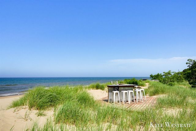 18075 Sunset Drive, Grand Haven, MI 49417