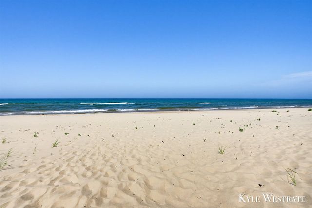 18075 Sunset Drive, Grand Haven, MI 49417