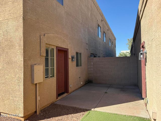 2834 E TRACY Lane 1, Phoenix, AZ 85032