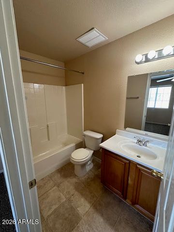 2834 E TRACY Lane 1, Phoenix, AZ 85032