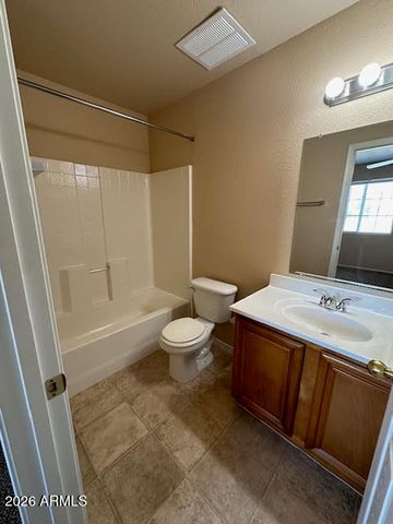 2834 E TRACY Lane 1, Phoenix, AZ 85032