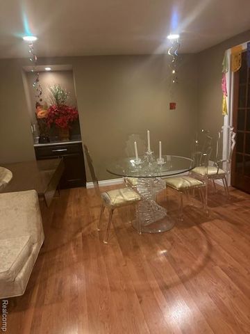 25830 Belledale Street, Taylor, MI 48180