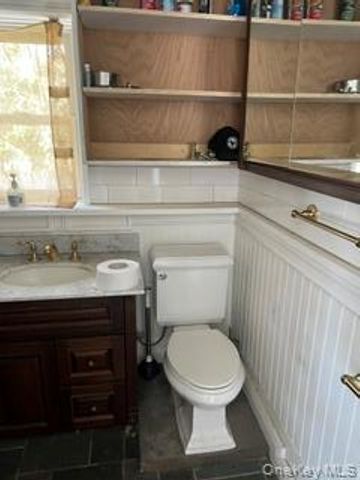 106 Lewis Road, East Quogue, NY 11942