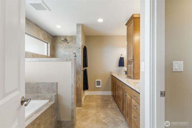 576 NE Easy Street, Moses Lake, WA 98837