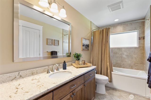 576 NE Easy Street, Moses Lake, WA 98837