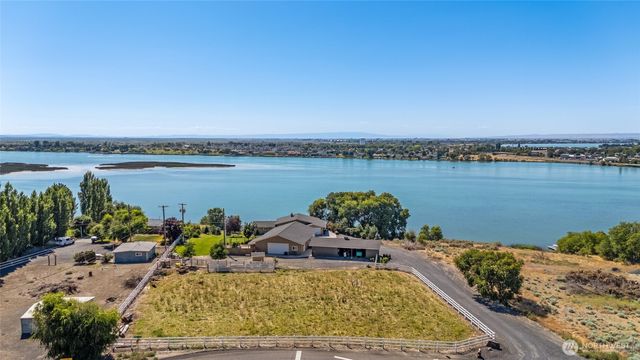 576 NE Easy Street, Moses Lake, WA 98837