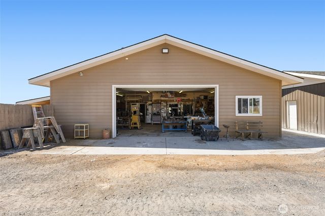 576 NE Easy Street, Moses Lake, WA 98837