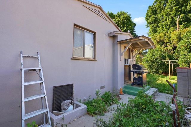 20211 Schoolcraft Street, Winnetka, CA 91306