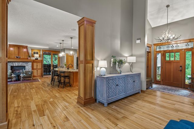 1360 Birch Park Circle, Houlton, WI 54082